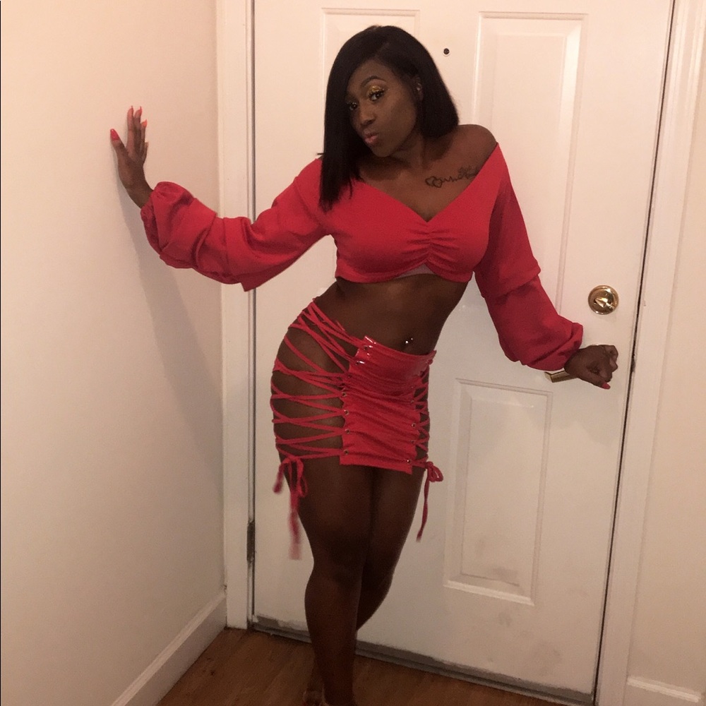 Pretty N’ Red
